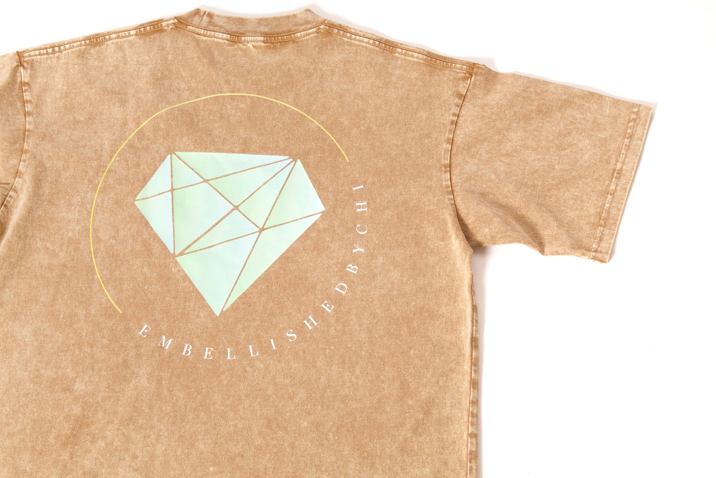 “don’t touch my lashes.” Acid wash tee